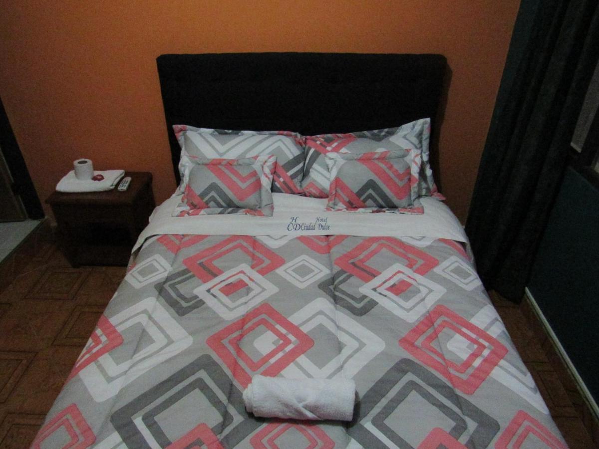 Hotel Ciudad Dulce Моникира Екстериор снимка