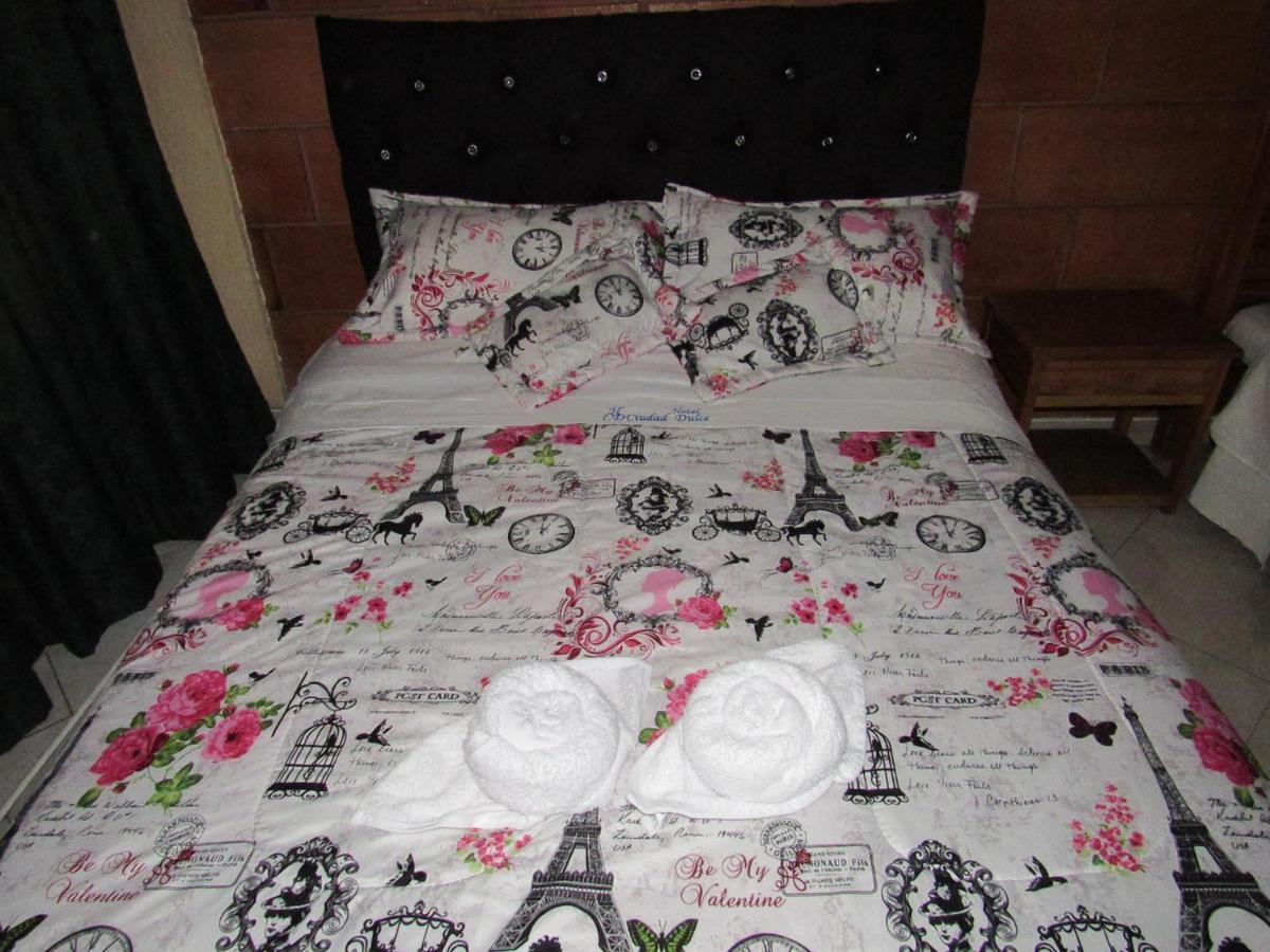 Hotel Ciudad Dulce Моникира Екстериор снимка