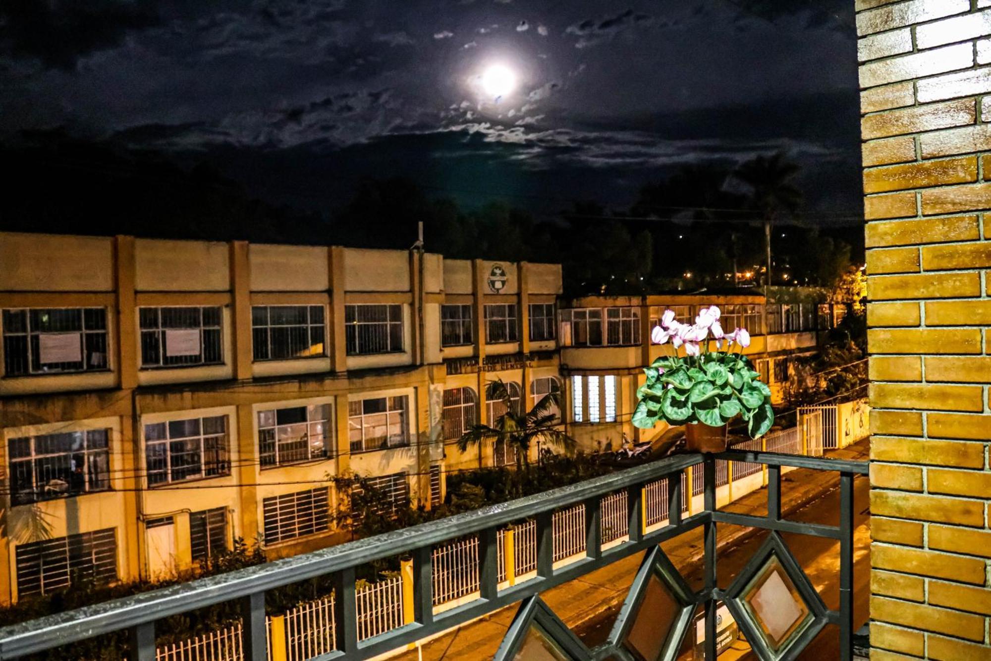 Hotel Ciudad Dulce Моникира Екстериор снимка