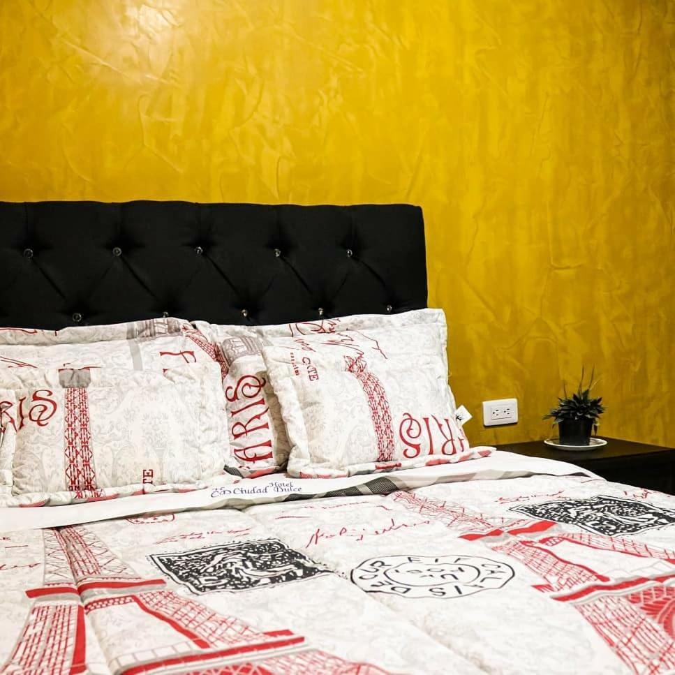 Hotel Ciudad Dulce Моникира Екстериор снимка